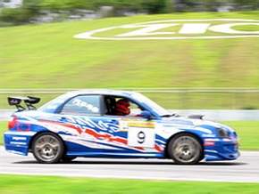 赛道英雄及莲花挑战赛(点击看组图)